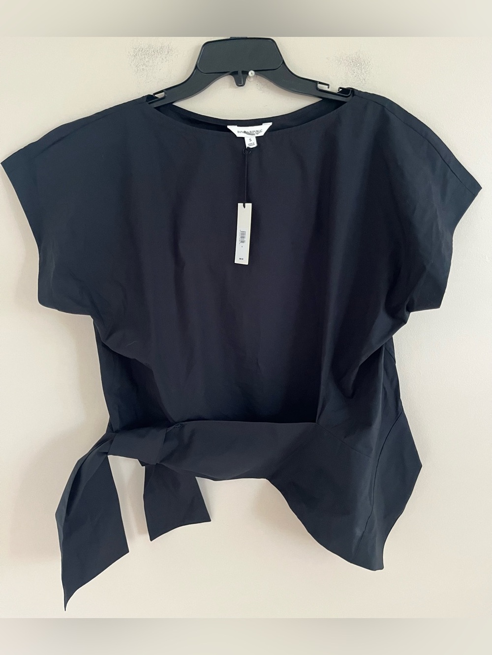 NWT-Banana Republic Black Cotton Top
Small